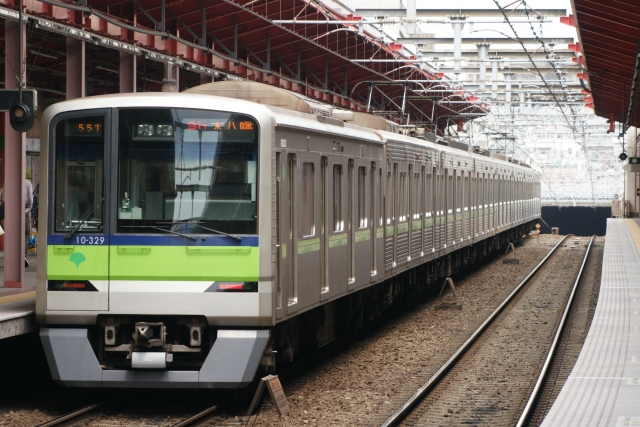 都営新宿線の電車